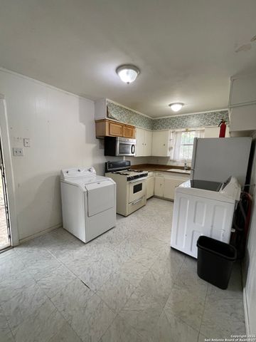 910 Grosvenor, San Antonio, TX 78221