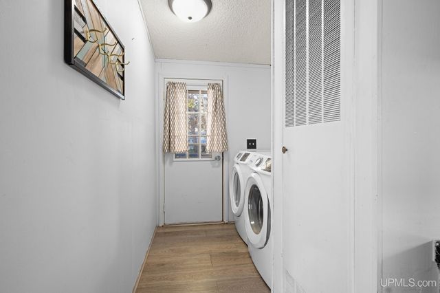 1 Pinewood Drive, Gladstone, MI 49837