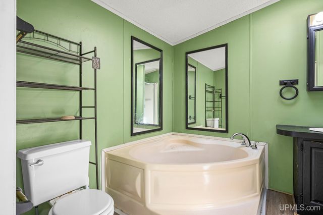 1 Pinewood Drive, Gladstone, MI 49837