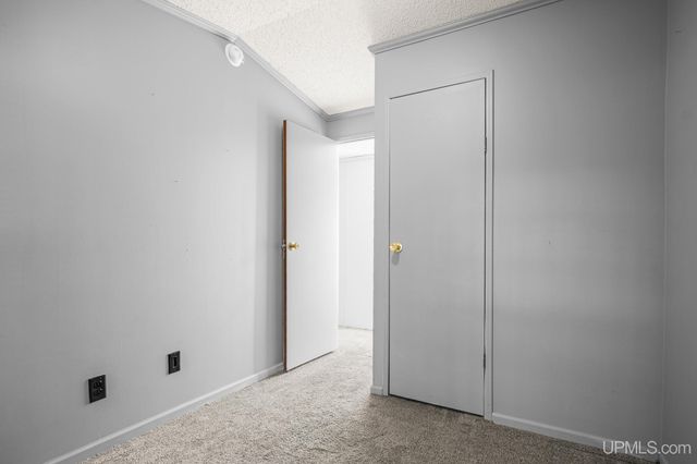 1 Pinewood Drive, Gladstone, MI 49837