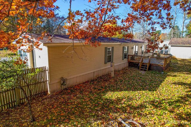 1 Pinewood Drive, Gladstone, MI 49837