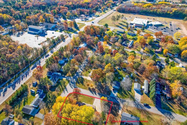 1 Pinewood Drive, Gladstone, MI 49837