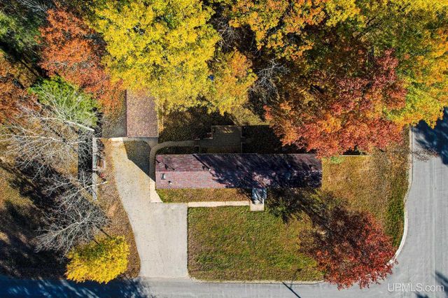 1 Pinewood Drive, Gladstone, MI 49837