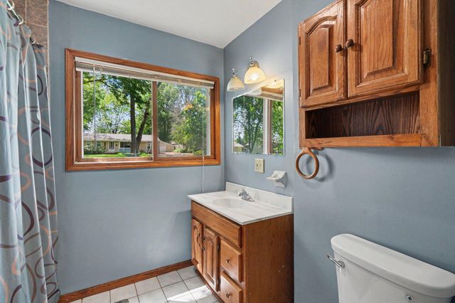 10021 Redwood Street NW, Coon Rapids, MN 55433