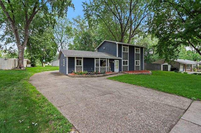 10021 Redwood Street NW, Coon Rapids, MN 55433