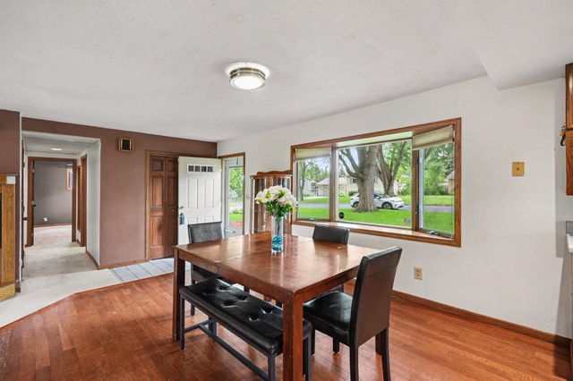 10021 Redwood Street NW, Coon Rapids, MN 55433