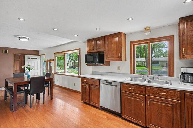10021 Redwood Street NW, Coon Rapids, MN 55433