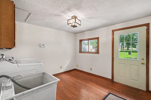 10021 Redwood Street NW, Coon Rapids, MN 55433