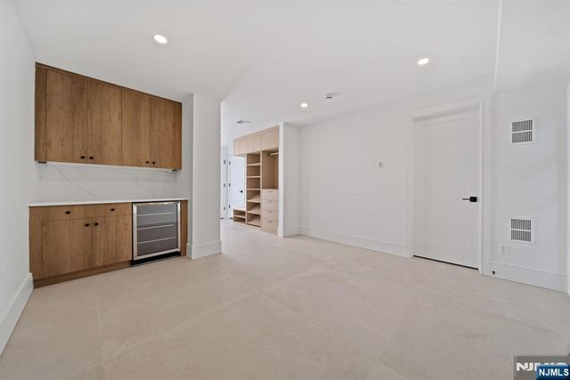 117 Henry Street A, Palisades Park, NJ 07650