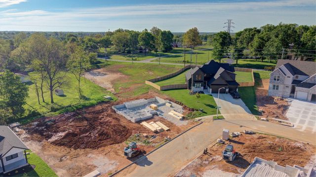 4972 S Sycamore Avenue, Springfield, MO 65810