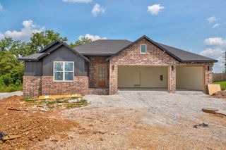 4972 S Sycamore Avenue, Springfield, MO 65810