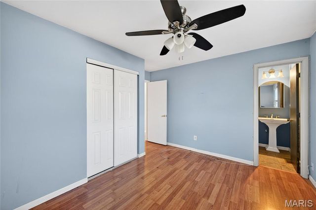 2715 Creekwood Manor Lane, St Louis, MO 63125