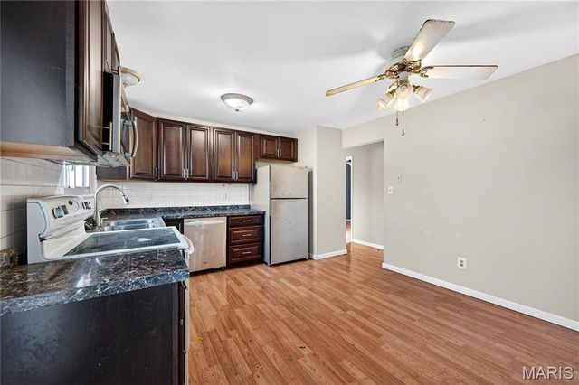 2715 Creekwood Manor Lane, St Louis, MO 63125