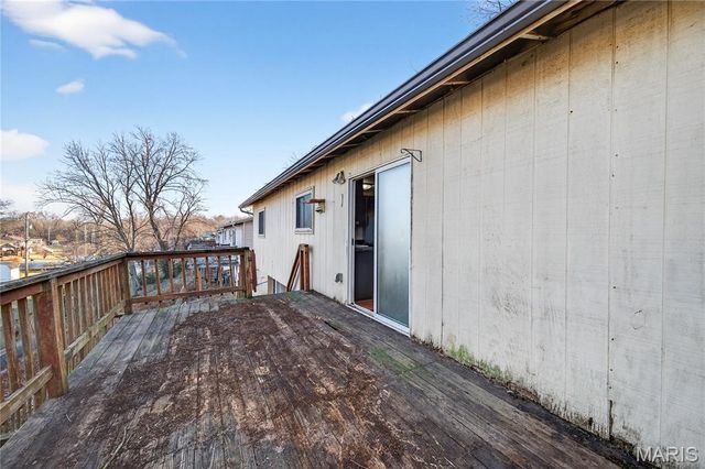 2715 Creekwood Manor Lane, St Louis, MO 63125