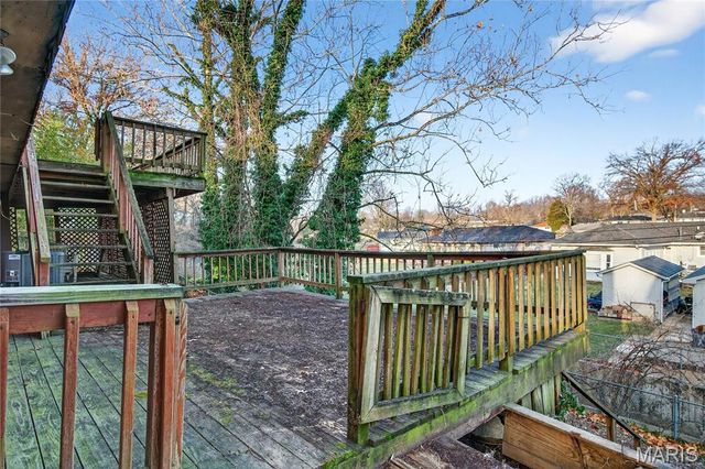 2715 Creekwood Manor Lane, St Louis, MO 63125