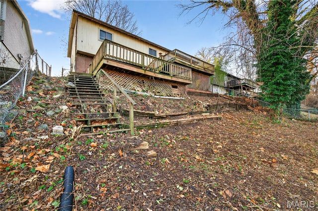 2715 Creekwood Manor Lane, St Louis, MO 63125