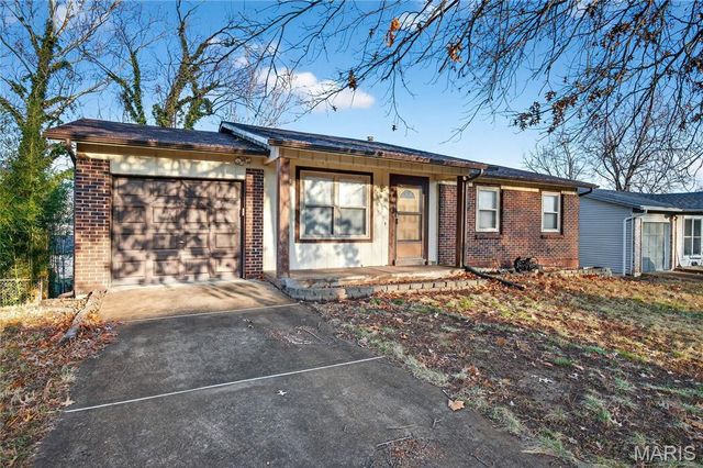 2715 Creekwood Manor Lane, St Louis, MO 63125