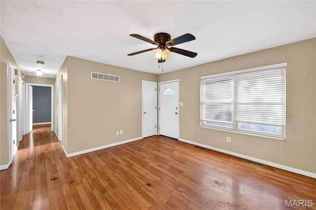 2715 Creekwood Manor Lane, St Louis, MO 63125