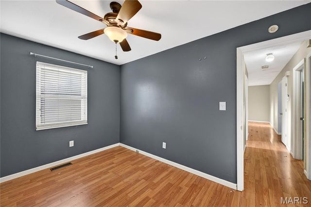 2715 Creekwood Manor Lane, St Louis, MO 63125