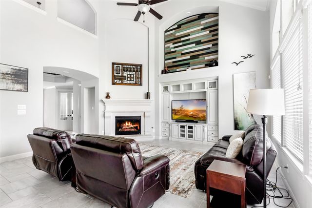 18931 Wild Thornberry Drive, Tomball, TX 77377