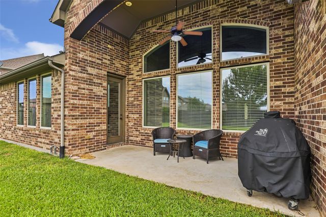 18931 Wild Thornberry Drive, Tomball, TX 77377