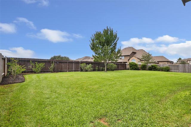 18931 Wild Thornberry Drive, Tomball, TX 77377