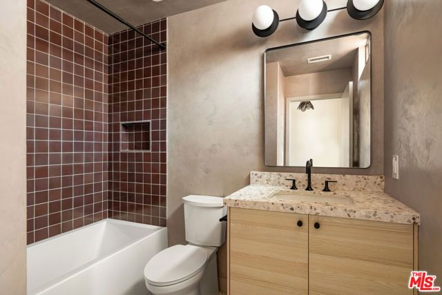 2204 Fox Lane, Los Angeles, CA 90026