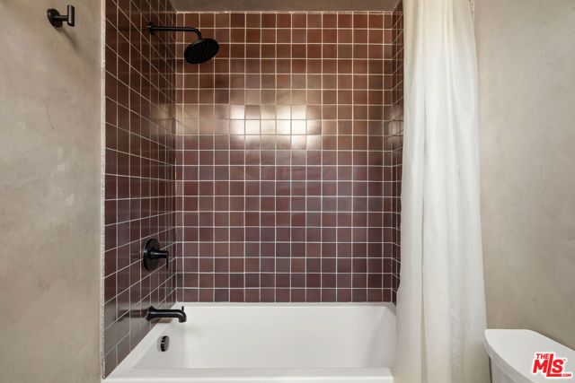 2204 Fox Lane, Los Angeles, CA 90026