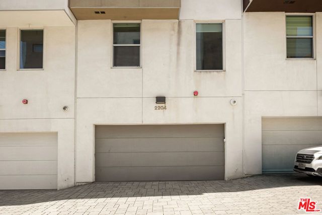 2204 Fox Lane, Los Angeles, CA 90026