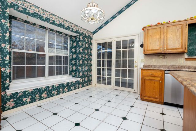 6904 MICHELLE Drive, Amarillo, TX 79109