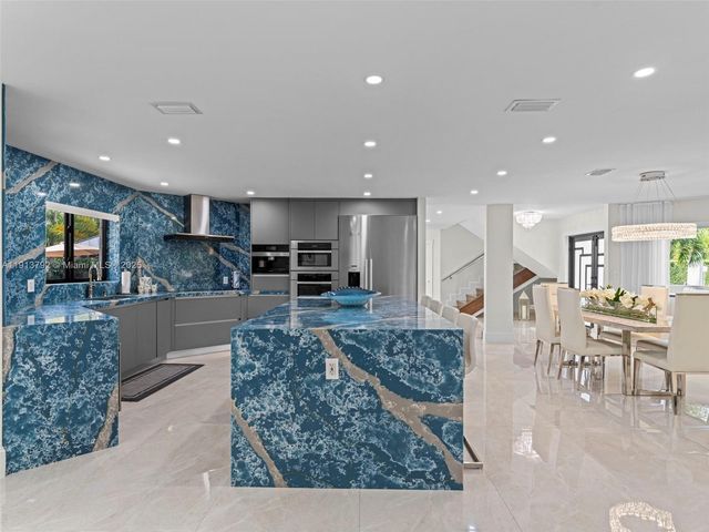 6180 Pine Tree Dr, Miami Beach, FL 33140