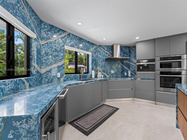 6180 Pine Tree Dr, Miami Beach, FL 33140