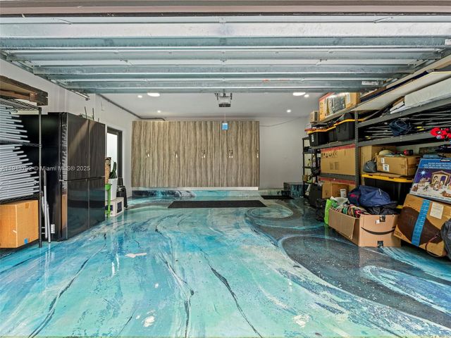 6180 Pine Tree Dr, Miami Beach, FL 33140