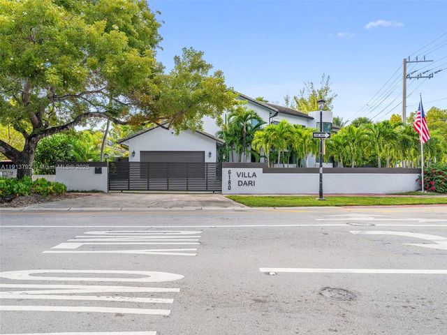 6180 Pine Tree Dr, Miami Beach, FL 33140