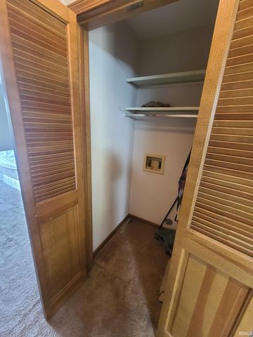 2107 Cambridge Dr Apt B, Goshen, IN 46528