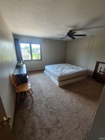 2107 Cambridge Dr Apt B, Goshen, IN 46528