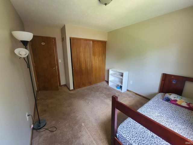 2107 Cambridge Dr Apt B, Goshen, IN 46528