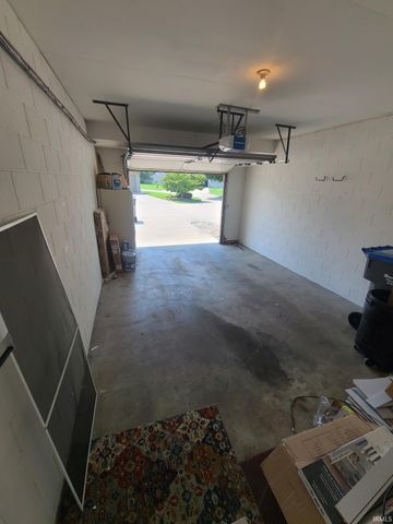 2107 Cambridge Dr Apt B, Goshen, IN 46528