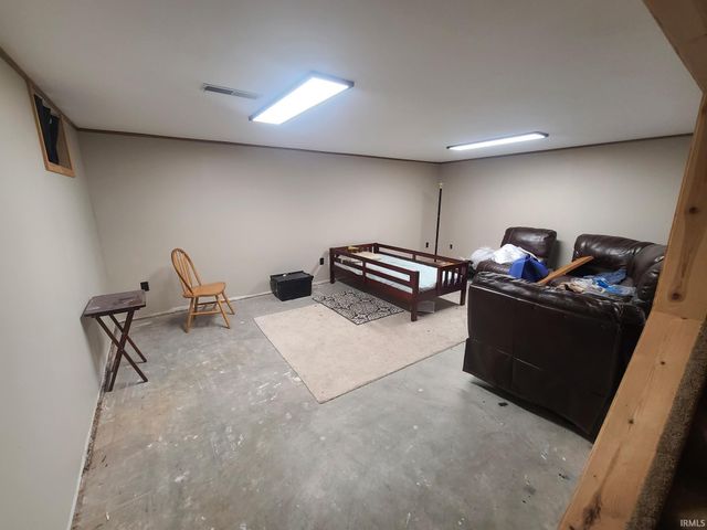 2107 Cambridge Dr Apt B, Goshen, IN 46528