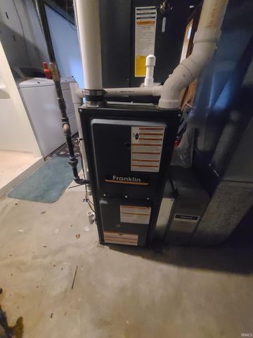 2107 Cambridge Dr Apt B, Goshen, IN 46528