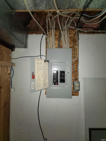 2107 Cambridge Dr Apt B, Goshen, IN 46528