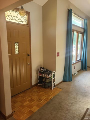 2107 Cambridge Dr Apt B, Goshen, IN 46528