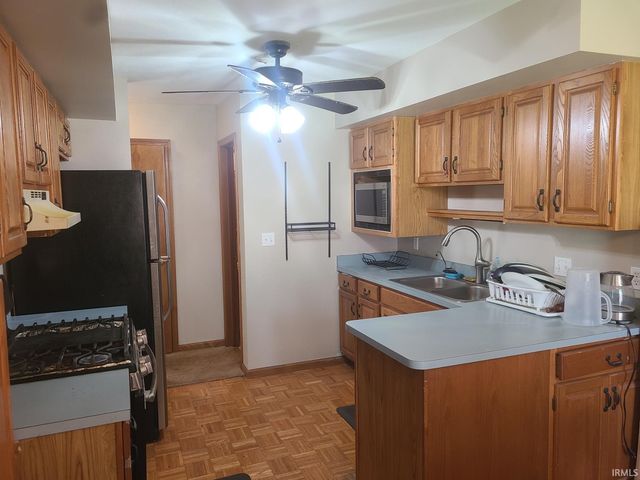 2107 Cambridge Dr Apt B, Goshen, IN 46528