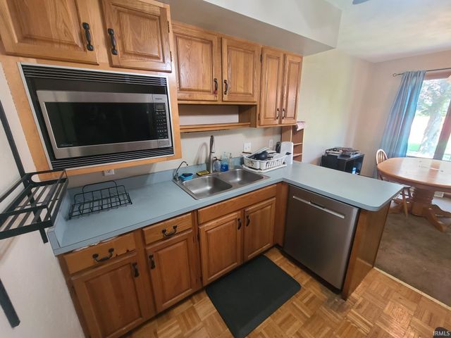 2107 Cambridge Dr Apt B, Goshen, IN 46528