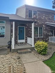 2107 Cambridge Dr Apt B, Goshen, IN 46528