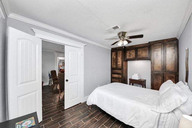 8607 Shadow Crest Street, Houston, TX 77074