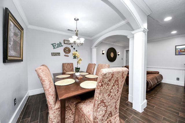 8607 Shadow Crest Street, Houston, TX 77074