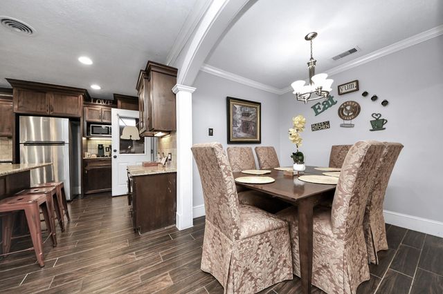 8607 Shadow Crest Street, Houston, TX 77074