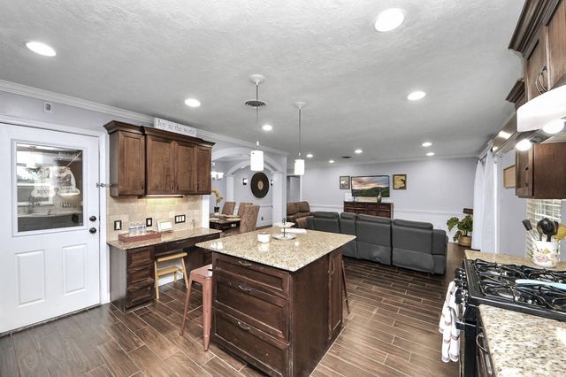8607 Shadow Crest Street, Houston, TX 77074