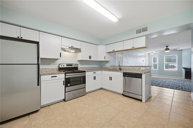 4825 Beach Landing Ct, Virginia Beach, VA 23455